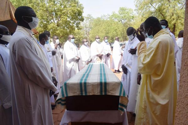 2b56ad82-711a-4b93-9f70-2a4c3690b073