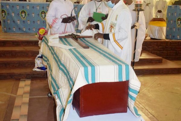 fbac1afd-7362-47e2-af22-00a4653a9f4a